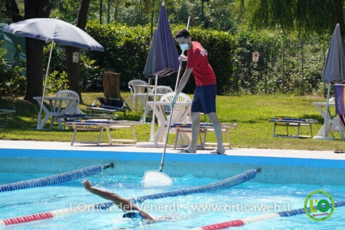 Apertura piscina condominiale ad agosto Cerenova