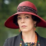 Olivia Colman è mrs Clarrie Niven-Lucky Red